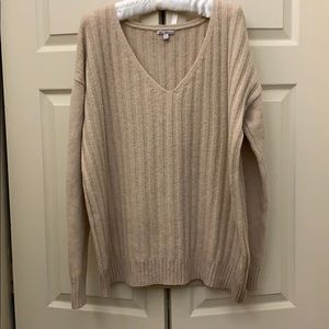 Gap tan v neck sweater SZ M